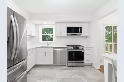 4 Forest Dr, Morris Plains, NJ 07950 - Photo 12
