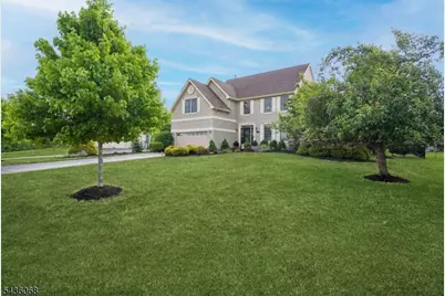 62 Blue Grass Blvd, Branchburg Township, NJ 08876 - Photo 4