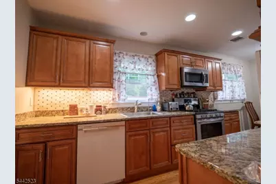 3 Wildwood Rd, Byram Township, NJ 07874 - Photo 8