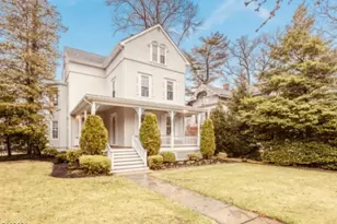 134 Chestnut St, Montclair, NJ 07042 - Photo 2