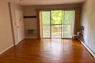 28 Deanna Dr Apt, Hillsborough Township, NJ 08844 - Photo 2
