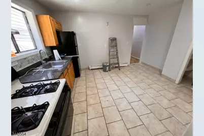 19 Highland Ave, Newark, NJ 07104 - Photo 6