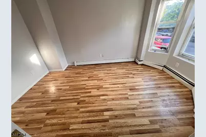 19 Highland Ave, Newark, NJ 07104 - Photo 4