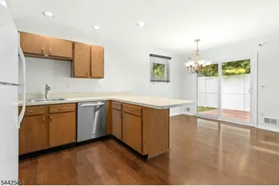 6 Crestwood Common, Scotch Plains Township, NJ 07076 - Photo 8