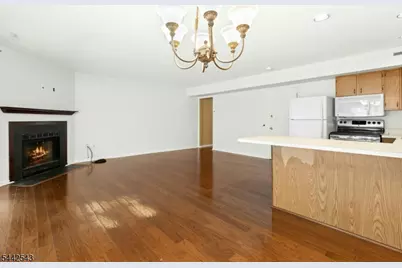 6 Crestwood Common, Scotch Plains Township, NJ 07076 - Photo 6