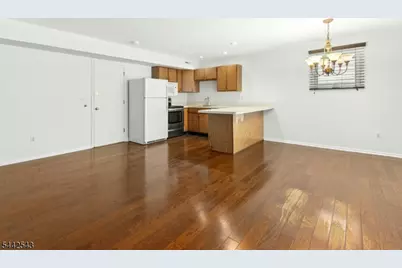 6 Crestwood Common, Scotch Plains Township, NJ 07076 - Photo 4
