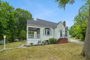 72 Lake Dr E, Wayne, NJ 07470 - Photo 2