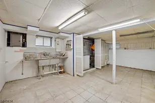 72 Lake Dr E, Wayne, NJ 07470 - Photo 22