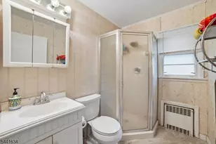 72 Lake Dr E, Wayne, NJ 07470 - Photo 16