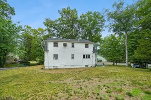 72 Lake Dr E, Wayne, NJ 07470 - Photo 26