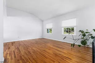 2 Arrowhead Dr, Washington Township, NJ 07853 - Photo 10