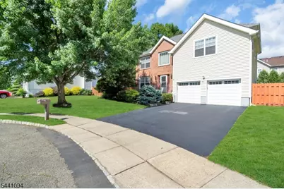 61 Campbell Rd, Hillsborough Township, NJ 08844 - Photo 4