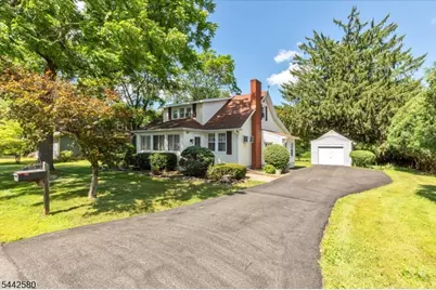 39 Norwood Dr, Long Hill Township, NJ 07933 - Photo 2