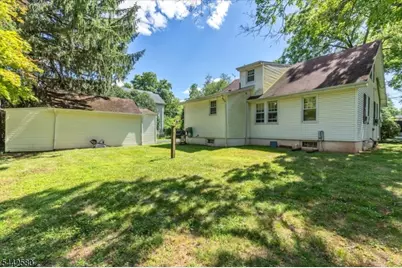 39 Norwood Dr, Long Hill Township, NJ 07933 - Photo 10