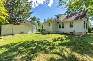 39 Norwood Dr, Long Hill Township, NJ 07933 - Photo 10