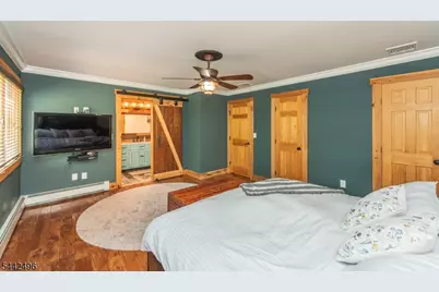 16 Tumbling Brook Rd, Montville Township, NJ 07082 - Photo 18