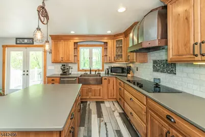 16 Tumbling Brook Rd, Montville Township, NJ 07082 - Photo 6