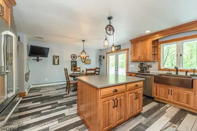 16 Tumbling Brook Rd, Montville Township, NJ 07082 - Photo 4