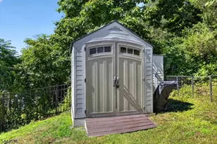 71 Reeve Ave, Bloomingdale, NJ 07403 - Photo 22