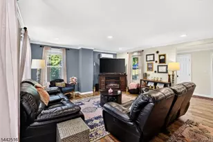 71 Reeve Ave, Bloomingdale, NJ 07403 - Photo 6