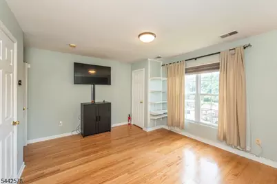 31 Victory Ct, Victory Gardens, NJ 07801 - Photo 18