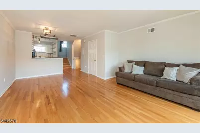 31 Victory Ct, Victory Gardens, NJ 07801 - Photo 4