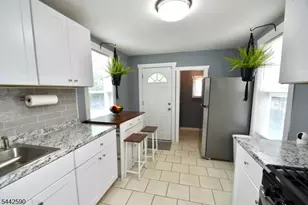 310 Lyman Pl, Plainfield, NJ 07063 - Photo 8