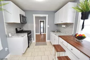310 Lyman Pl, Plainfield, NJ 07063 - Photo 6