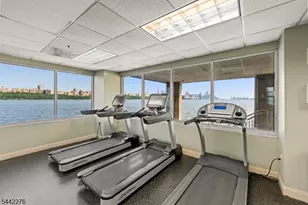 242 The Promenade, Edgewater, NJ 07020 - Photo 32