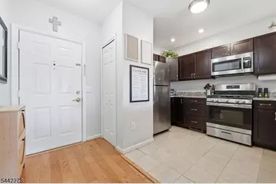 242 The Promenade #242, Edgewater, NJ 07020 - Photo 10
