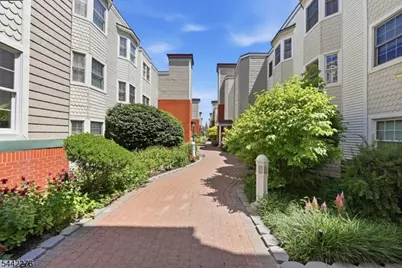 242 The Promenade #242, Edgewater, NJ 07020 - Photo 40