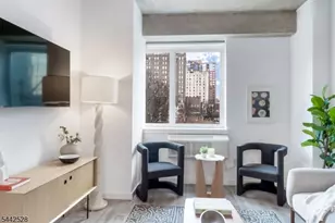 10 Commerce Ct, Newark, NJ 07102 - Photo 2