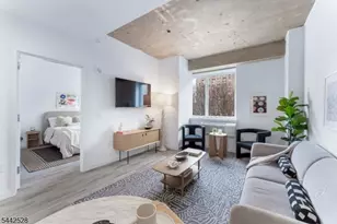 10 Commerce Ct, Newark, NJ 07102 - Photo 12