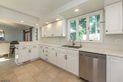 27 Mountain Rd, Rockaway, NJ 07866 - Photo 10