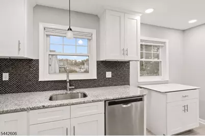 92 Anderson Ave, Totowa, NJ 07512 - Photo 12