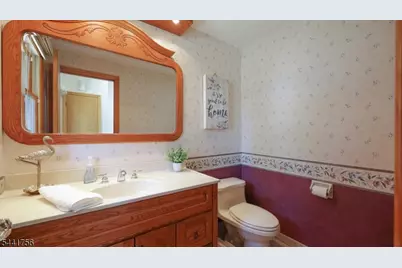 675 Raritan Rd #26, Clark Township, NJ 07066 - Photo 12