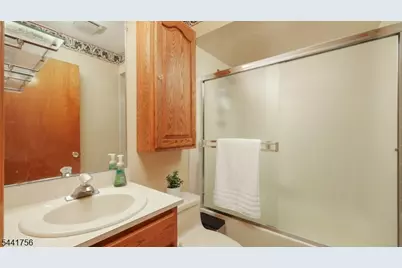 675 Raritan Rd #26, Clark Township, NJ 07066 - Photo 20
