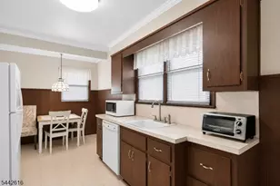 438 Joralemon St, Belleville, NJ 07109 - Photo 8