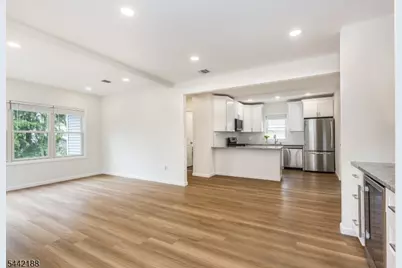 26 N Willow St #2, Montclair, NJ 07042 - Photo 4