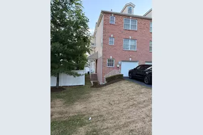 D3 Lily Court, Roselle, NJ 07203 - Photo 2