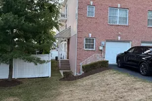 D3 Lily Court, Roselle, NJ 07203 - Photo 2