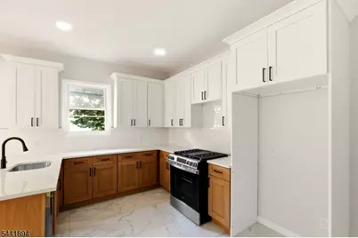 44 Fabyan Pl, Newark, NJ 07108 - Photo 12