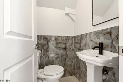 44 Fabyan Pl, Newark, NJ 07108 - Photo 8