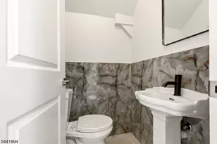 44 Fabyan Pl, Newark, NJ 07108 - Photo 8