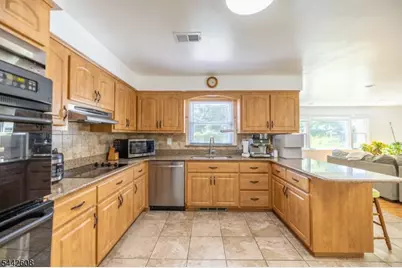 1758 Kenneth Ave, Union Township, NJ 07083 - Photo 6