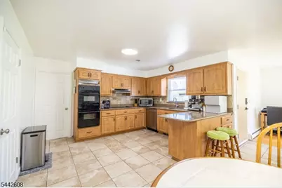 1758 Kenneth Ave, Union Township, NJ 07083 - Photo 8