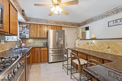 8 Alyson Dr, Fairfield, NJ 07004 - Photo 10