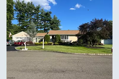 8 Alyson Dr, Fairfield, NJ 07004 - Photo 2