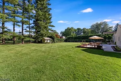 8 Alyson Dr, Fairfield, NJ 07004 - Photo 32