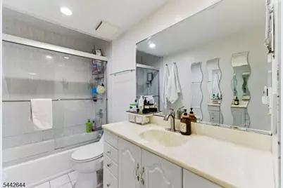 366-382 Trenton Ave #2F, Paterson, NJ 07503 - Photo 20